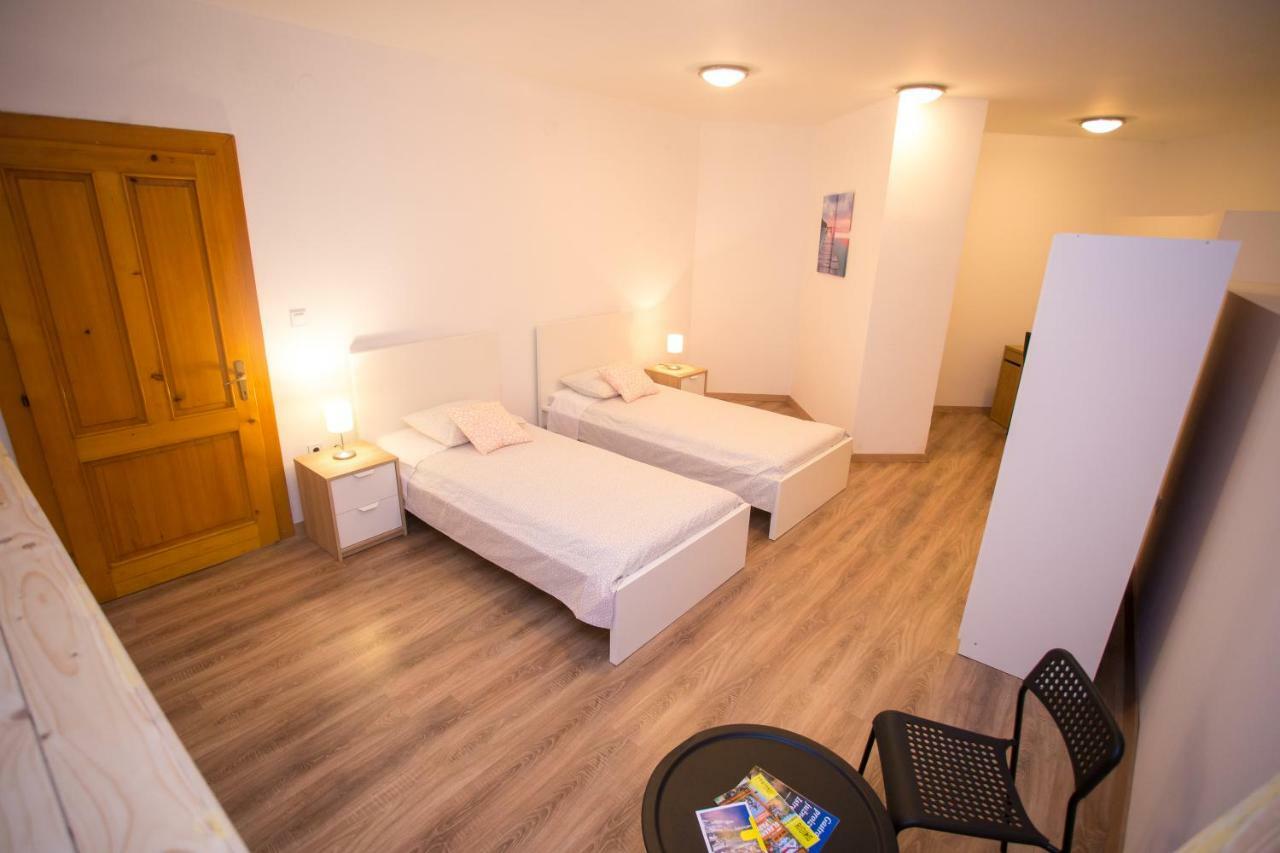 Апартаменти Apartman Girasol Пула Екстер'єр фото
